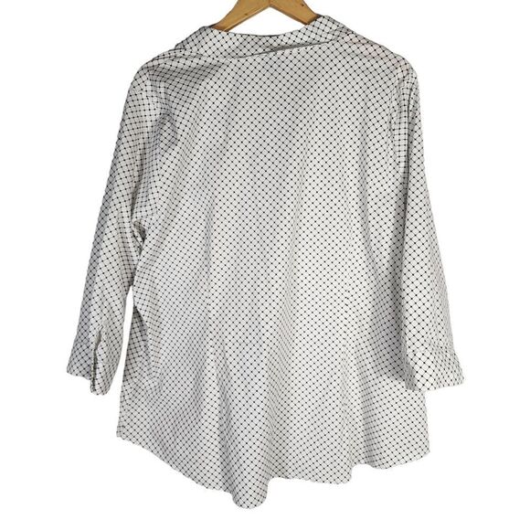 Worthington white and black geometric 3/4 sleeve button down top - Picture 5 of 11